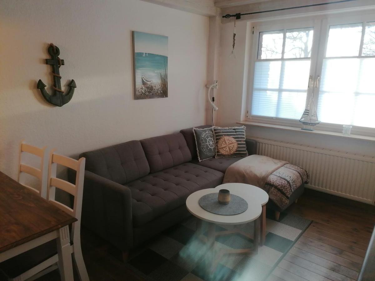 Boddenhus Auf Ruegen - Ferienwohnungen Und Pension Rappin Exterior photo