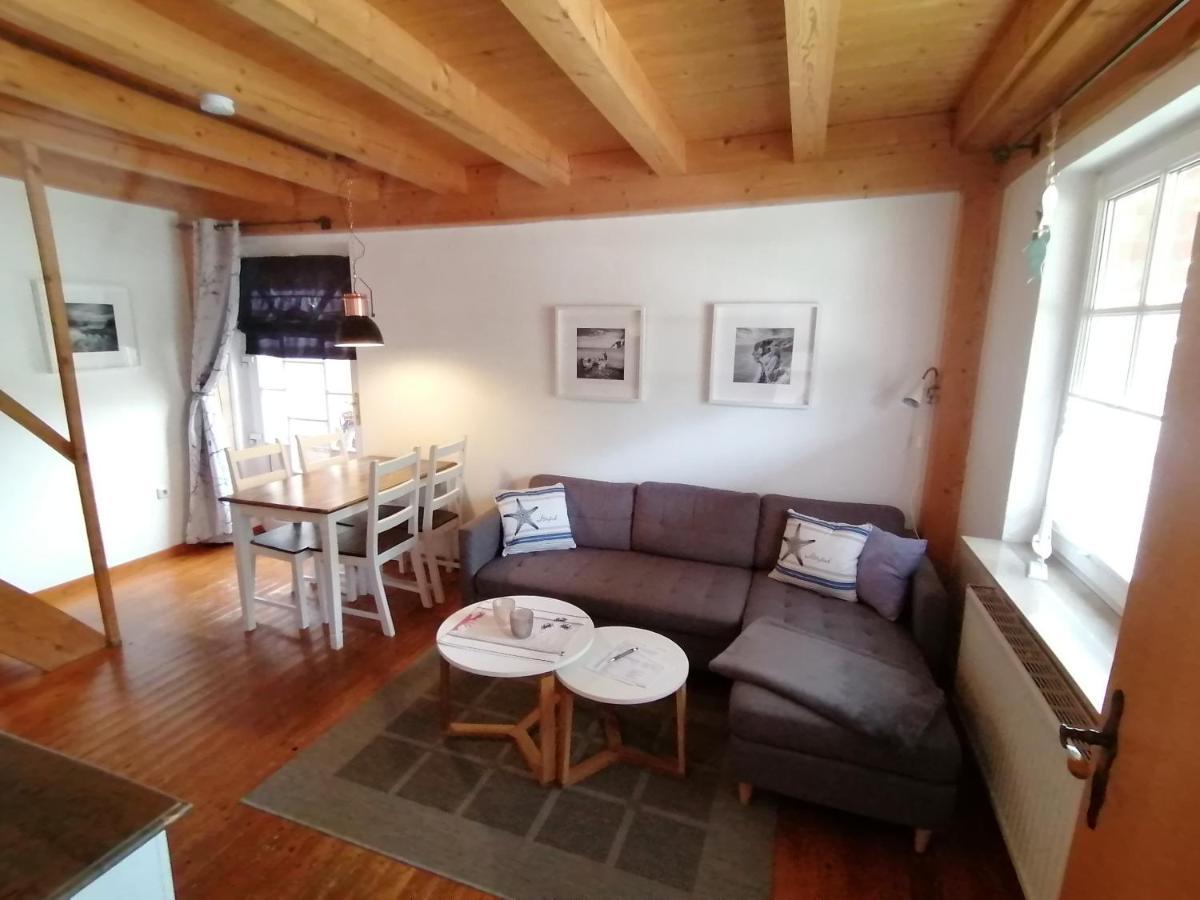 Boddenhus Auf Ruegen - Ferienwohnungen Und Pension Rappin Exterior photo